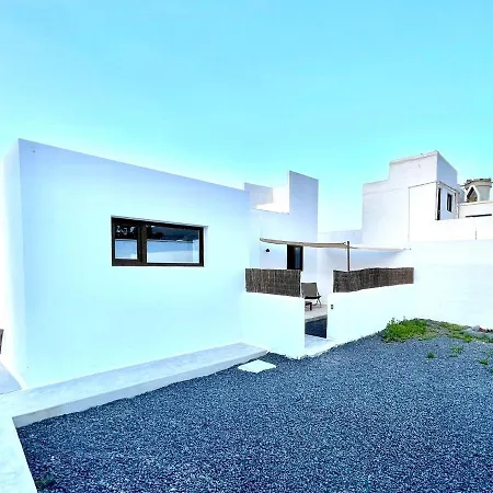 Bonita Casa Con Wifi, Terraza Y Vista Espectacular En Tinajo